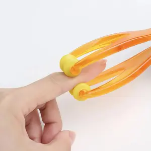 Portable Finger Massager with Roller Design, Acupressure Tool, Acupressure Massage, Relieves Hand Fatigue, Suitable for Office Workers