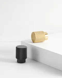 CHELSEA KNURLED CABINET KNOB COLLECTION