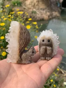 1pc High Quality Natural Crystal Cluster Squirrel/Hedgehog Statue Decoration, Home Statue Decoration, Best Graduation Season Gift, Symbol Of Friendship,Home Decoration Gift For Parents, Holiday Gift,Jewelry Making,Healing Crystal,Crystal Crafts