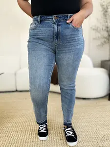 Judy Blue Women's Mid Rise Rigid Magic Release Hem Skinny Jeans - Full Size, Comfortable Fit Fabric Pants, Minimalist Chic Spandex Denim Streetwear Bottoms with Pocket for Everyday Use