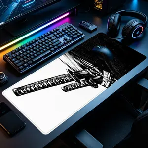 Minimalist Black & White Samurai Katana Art Large Gaming Mouse Pad, Extended XXL Desk Mat with Stitched Edge & Non-Slip Rubber Base, Ideal for Gamers, Japanese Culture Fans and Minimalist Lovers, Perfect for Gaming Rooms, Home Offices & Bedroom Desks