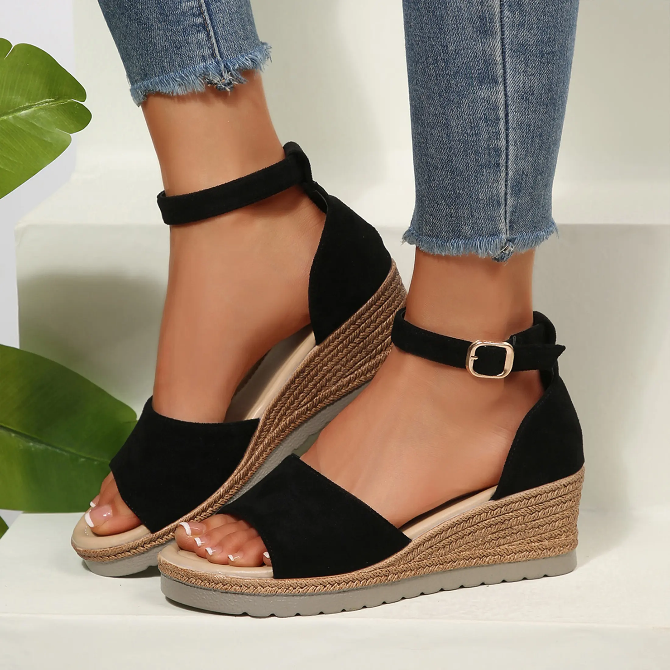 Sandals for Women Platform Flat Summer Beach Sandal Strappy Lace Up Open Toe Boho Sandals Comfortable Outdoor Shoes Flat Heel Black Summer Vibes