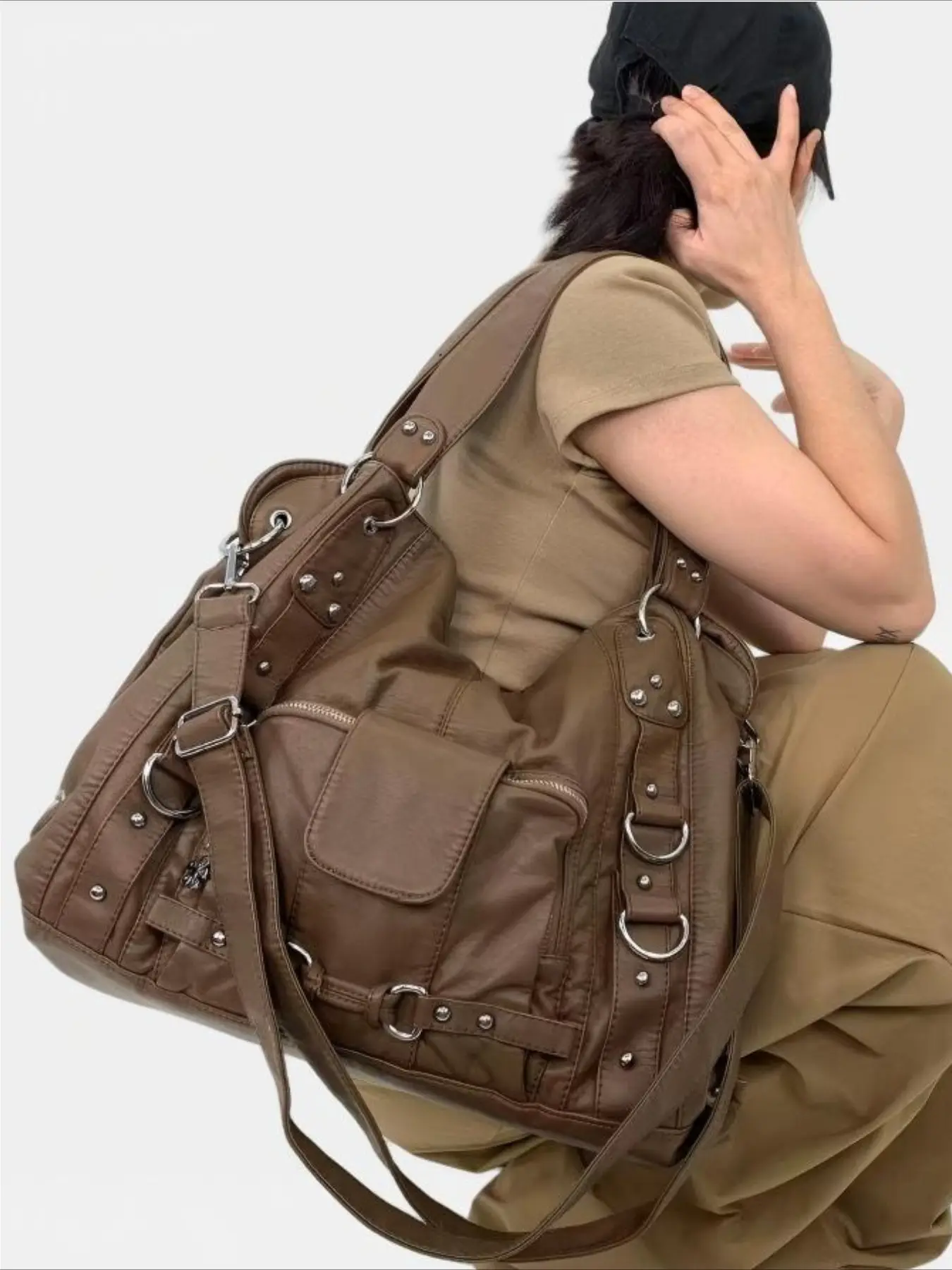 Ladies' retro vintage vegan leather motorcycle tote bag, Casual messenger bags, Leather crossbody bags, Fashionable crossbody bag, multi pocket shoulder bag with detachable strap, large capacity handbag