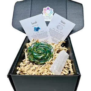 Natural Polished Emerald Crystal Rose Gift Set with Selenite Stone and Information Cards Metaphysical Energy Palm Stone/Pocket Stone (Emerald1~56.7g ~ 2.1" Wide)