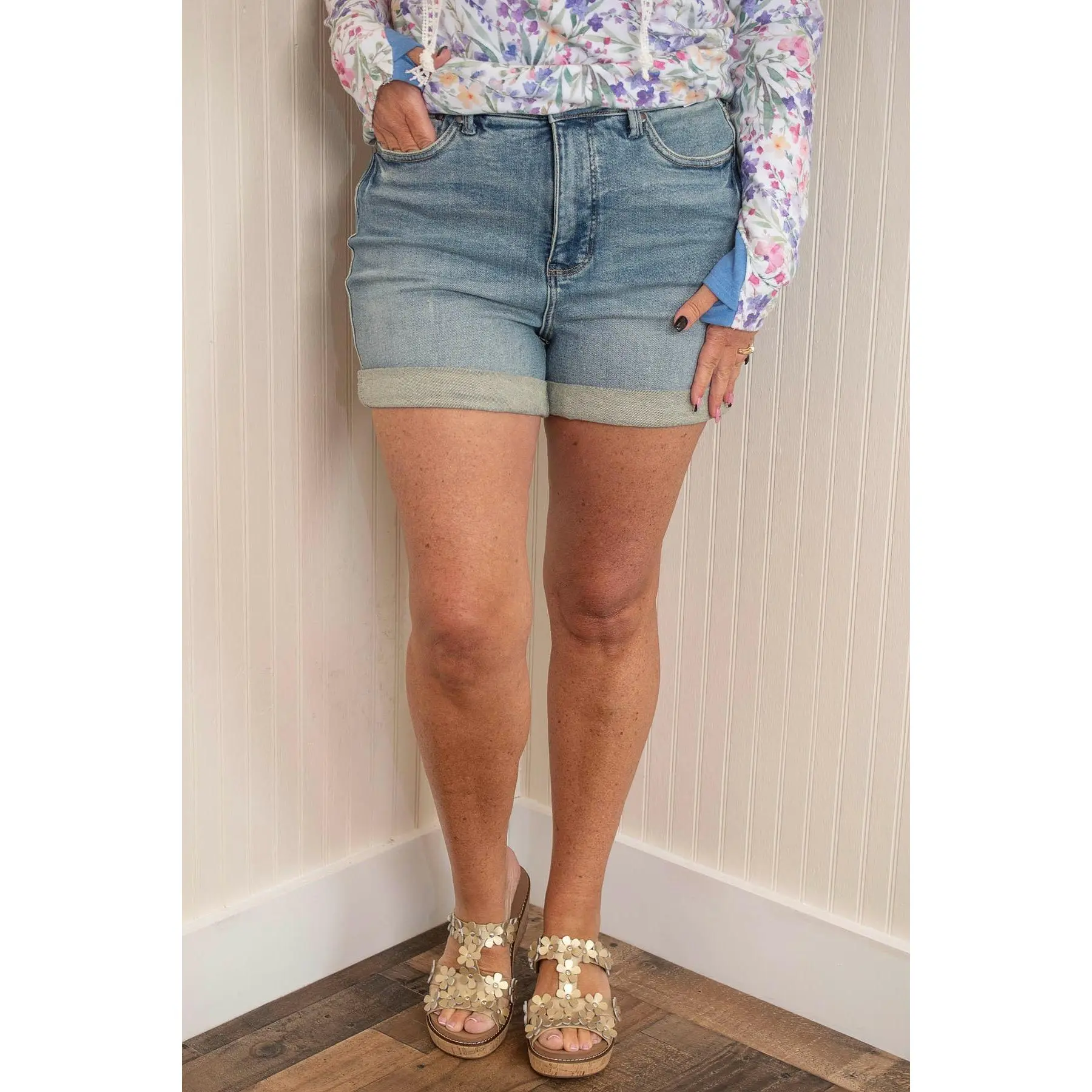 Judy Blue Soak Up The Sun Slim Shorts - Medium