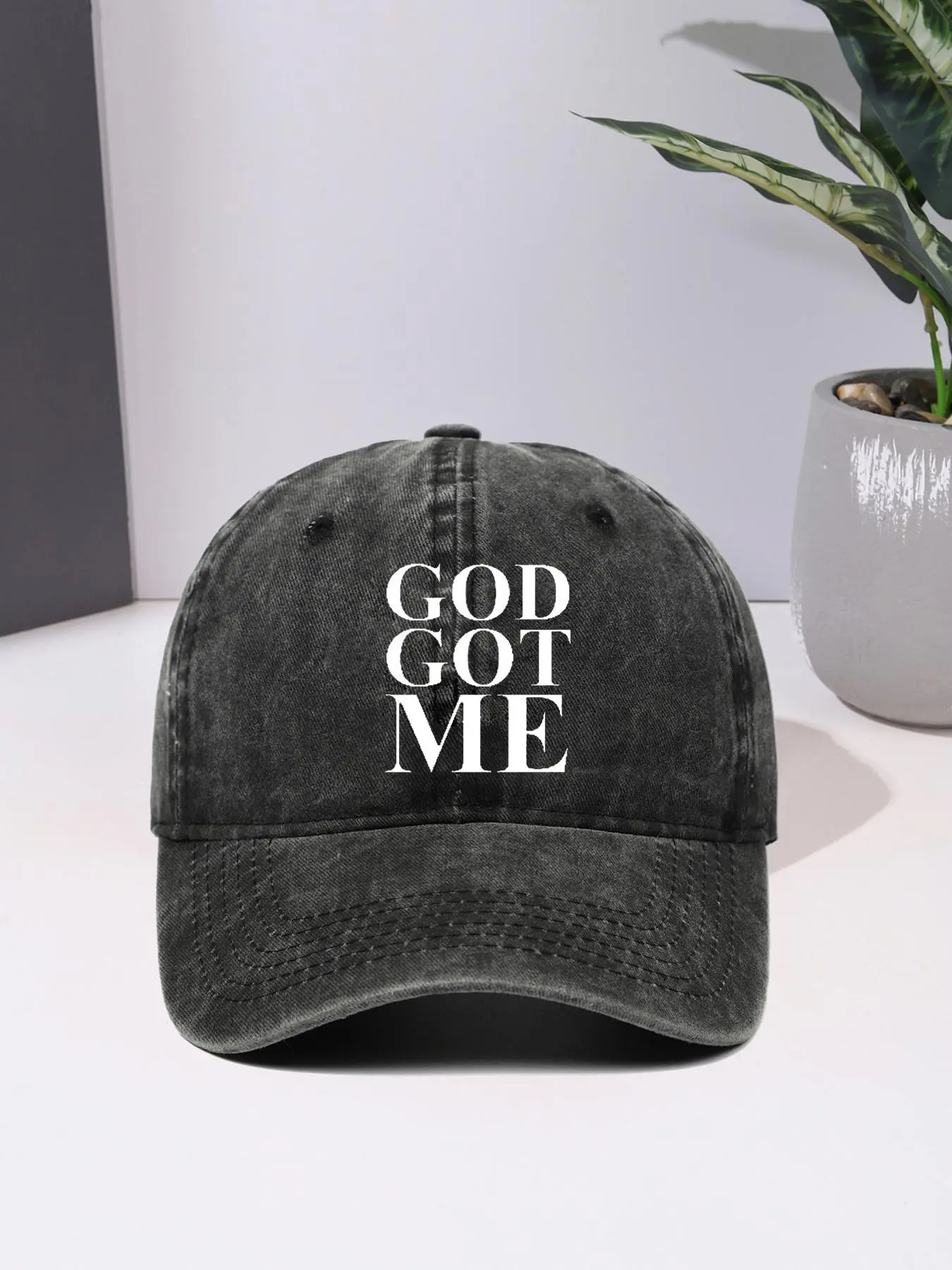 GOD GOT ME Letter Hot Stamped Baseball Cap, Outdoor Sun Hat for Men And Women, New Style Washed and Restored Vintage Fashion Hat, Classic Baseball Cap