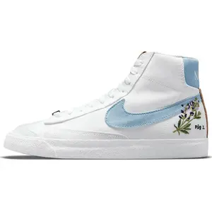 Nike Blazer '77 Embroidered Floral Mid-Top Skate Shoes for Women in White and Blue