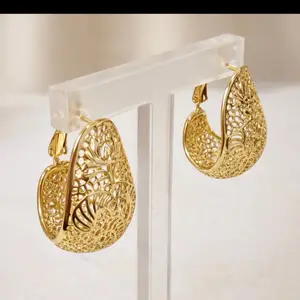 A9. Royal Filigree Earrings/ gold plated 20 mm