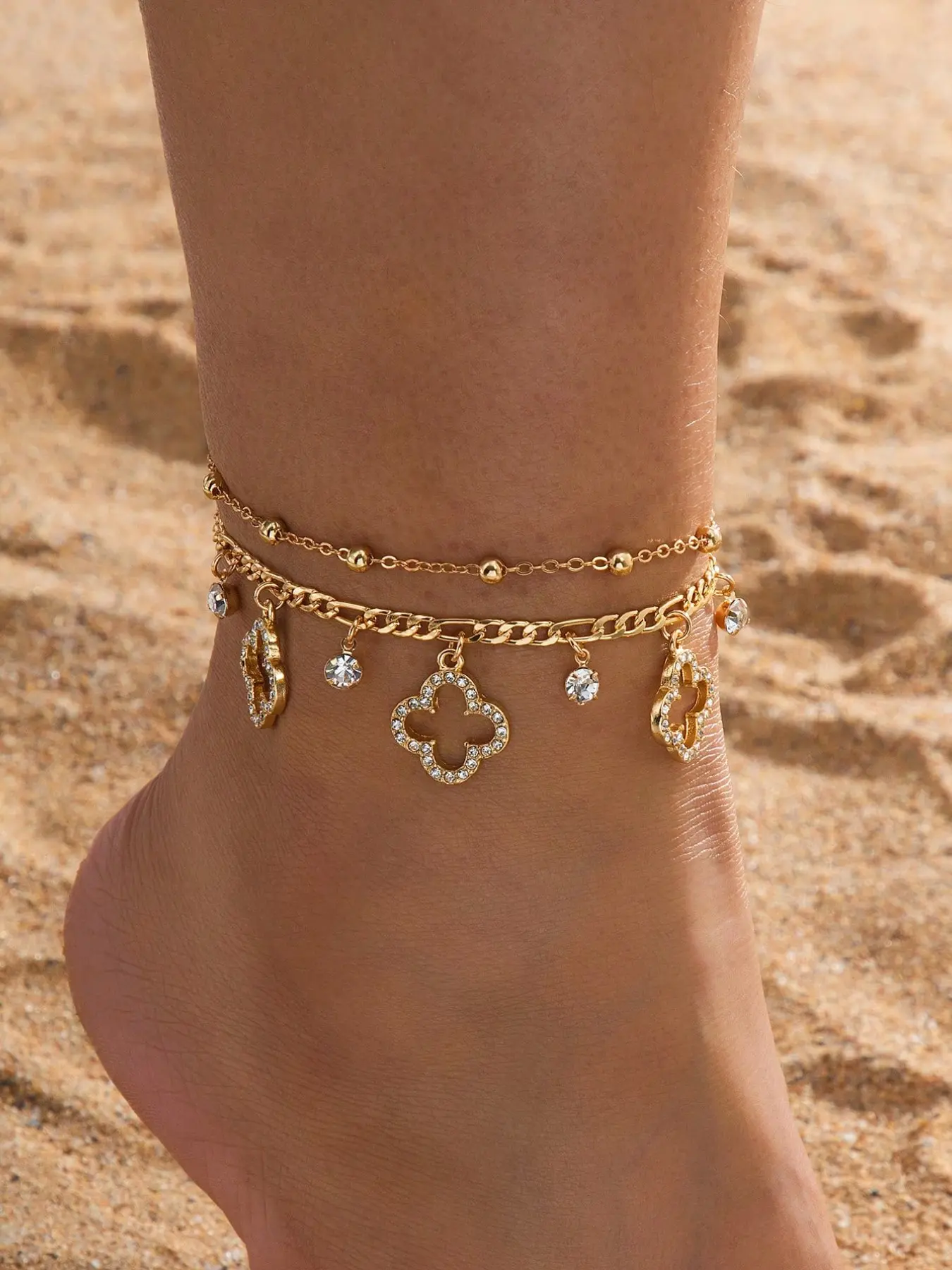 Elegant Four-Leaf Clover Pendant Anklet, Multi-Layer Foot Chain for Women, Layered Anklet, Handcrafted with Random Beads, Fixed Length Design, Elegant Accessory