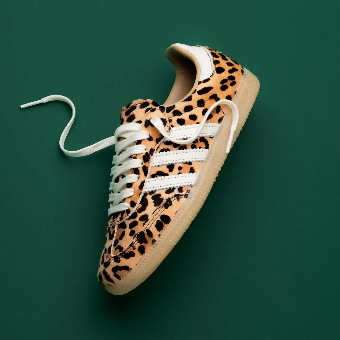 Adidas Wmns Samba OG 'Leopard White Grey' Women's Closed Round Toe Lace-Up Trainer, Sports Shoe, Footwear, All-Season Lightweight Comfortable Classic Retro Casual Sneakers, Walking Shoes, Sports Shoes