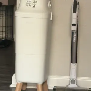 Diaper Pail – Odor-Locking Waste Disposal for the Modern Nursery Designed for parents navigating the daily realities of diaper changes, this diaper pail transforms how nurseries manage waste. DP01