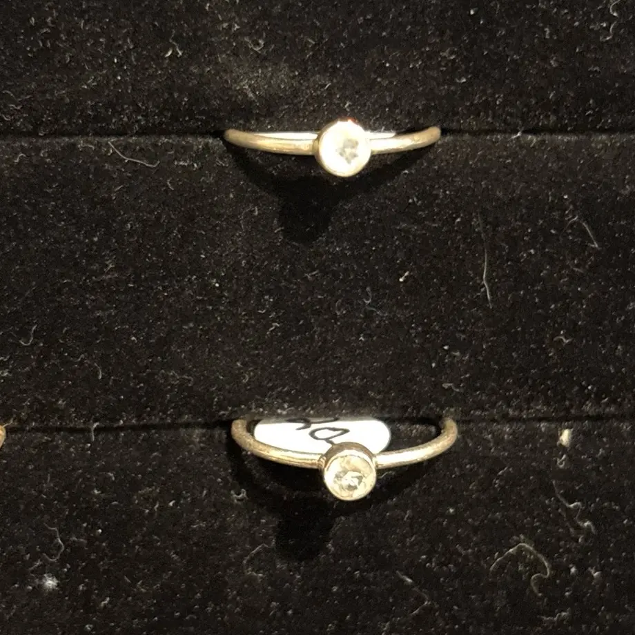 Moonstone Dainty Sz 8