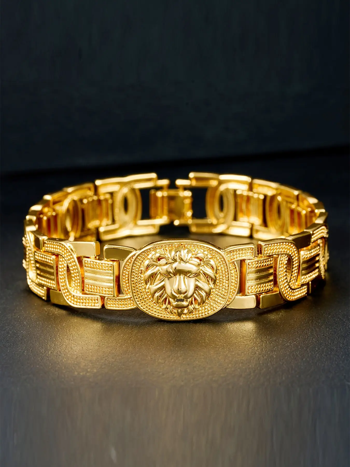 Forest King Hand Design Fashionable Gold Plated Bracelet Bracelet, Jewelry Bracelet, Exquisite Bracelet, Fashionable Bracelet Style, Luxurious Retro Cuff Accessories, Unique Accessories for Women and Men, Gifts for Festivals, Birthdays, and Father's Day
