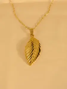 Classic Retro Leaf Necklace, Fashionable Versatile Lightweight Luxury Unique Design Pendant, Stainless Steel Chain, Perfect for Daily Wear, Gift Idea