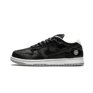 SB Dunk Low "Medicom Toy - BE@RBRICK" CZ5127 001