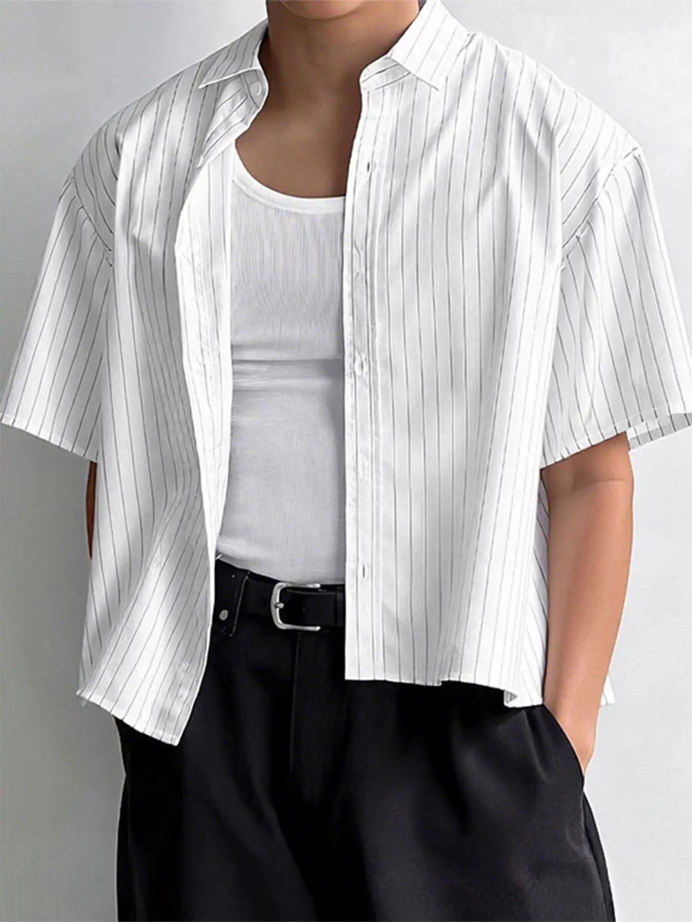 INCERUN Men's Simple Striped Short Sleeve Shirt, Casual Button Up, Casual Half Sleeve, Casual Relaxed Fit, Cropped Design, Casual Lapel Button Top, Casual Collared Shirt for Summer Outdoor Wear, Fashion Men's Clothes for Daily Wear, Menswear