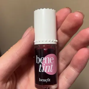 Product Review of Benefit Cosmetics Benetint Liquid Cheek Blush Stain & Lip Tint from K**z