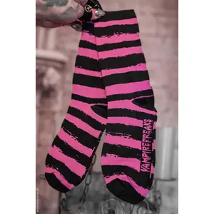Creepy Crew Socks [Pink/Black Stripes]