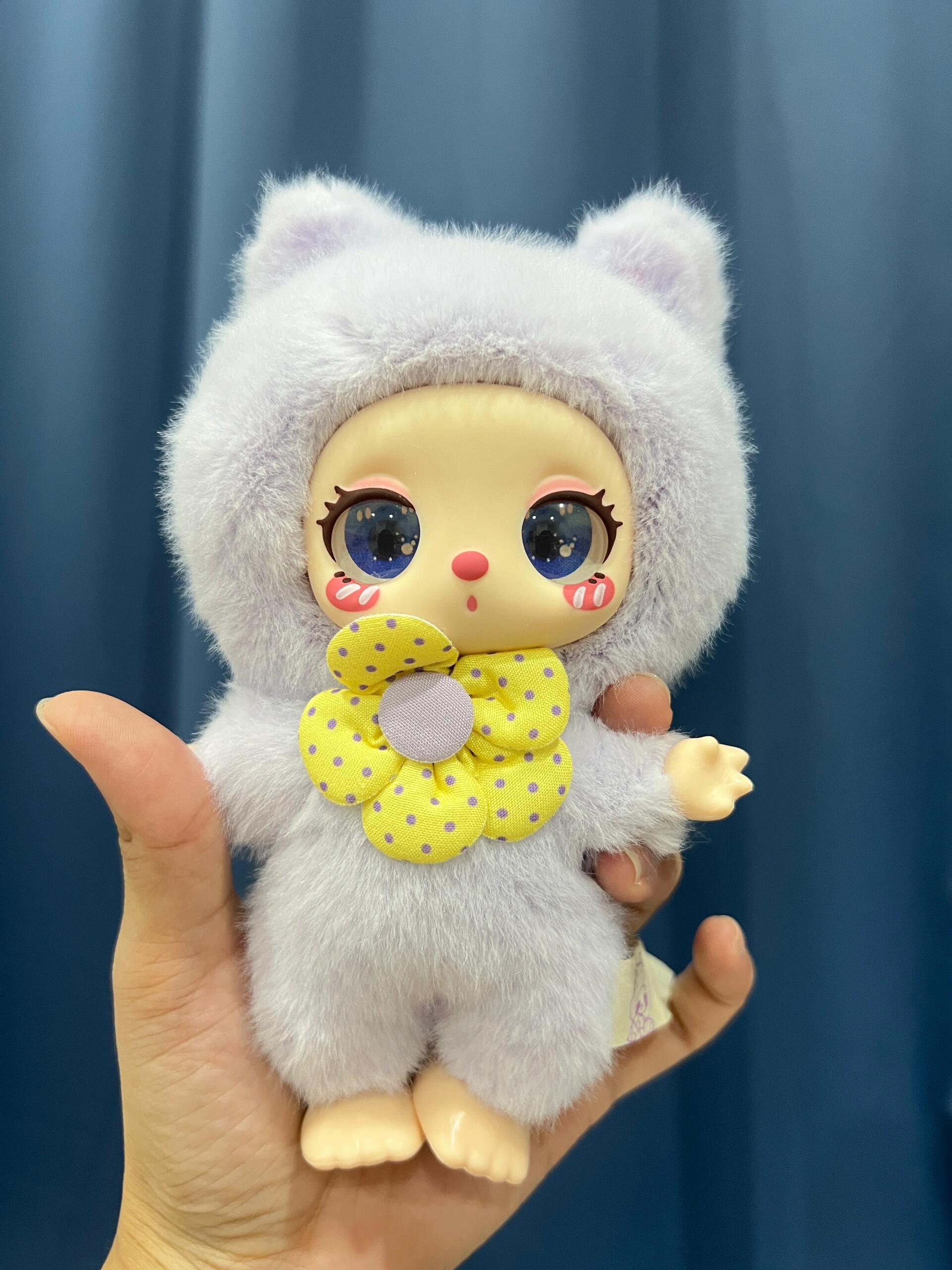 LISM Liila's lucky cat v1 plush toy Doll， Stuffed Anima，Backpack or clothing decoration，Soft Furry Collectibles，Stuffed Animal，