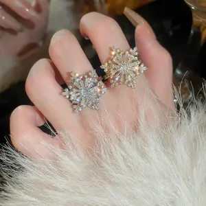 Fashion Luxury Crystal Snowflake Rings for Women Rotatable Anti Stress Anxiety Zircon Adjustable Ring Christmas Jewelry Gifts