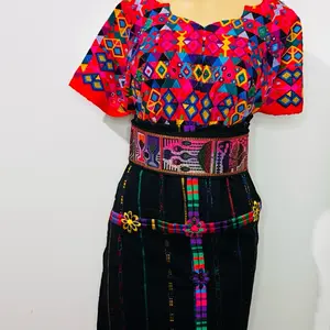 Lindo traje chichicastenango versión económico  Guipil fondo anaranjado