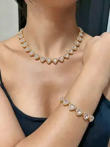 2-Piece Golden Heart-Shaped Cuban Chain Women Jewelry Set (Heart Necklace & Heart Bracelet),Hip Hop Style Choker Set,Elegant Romantic Sparkling Style, Perfect for Daily Wear, Weddings, Parties & Valentine’s Day Gifting