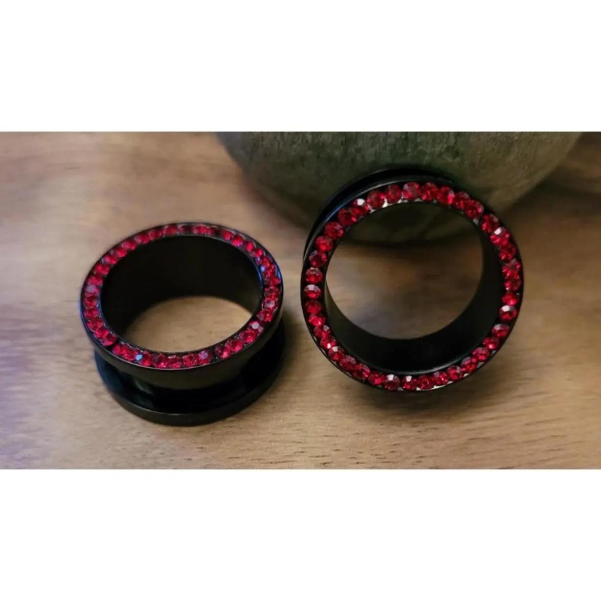 Pair Black Titanium Clear Red Gem Screw Gauges Tunnels Steel Ear Plugs diamond