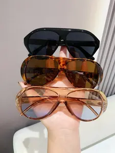 Women's Square Oversized Thick Frame Sunglasses, Retro Classic Decorative Style, Ideal for Beach Vacation & Casual Wear