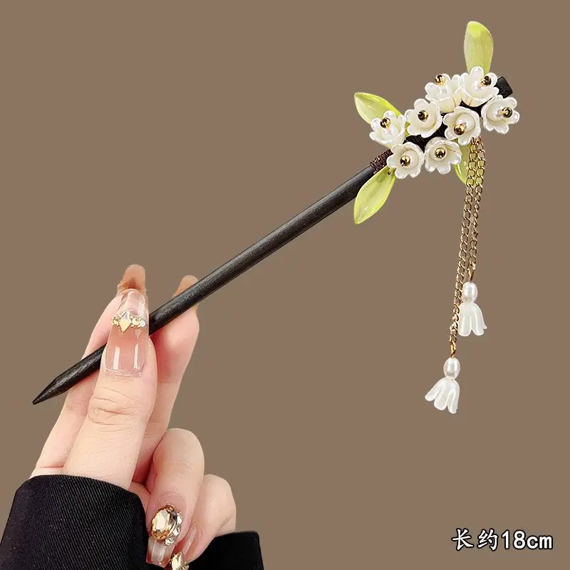 Green wind chimel flowers