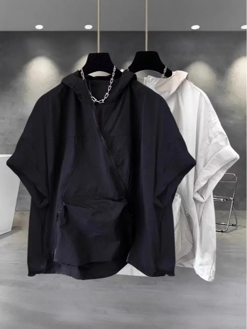 Men's loose short-sleeve hoodie T-shirt with an asymmetrical zipper, lightweight and casual fashion T-shirt for summer, solid color top suitable for everyday wear