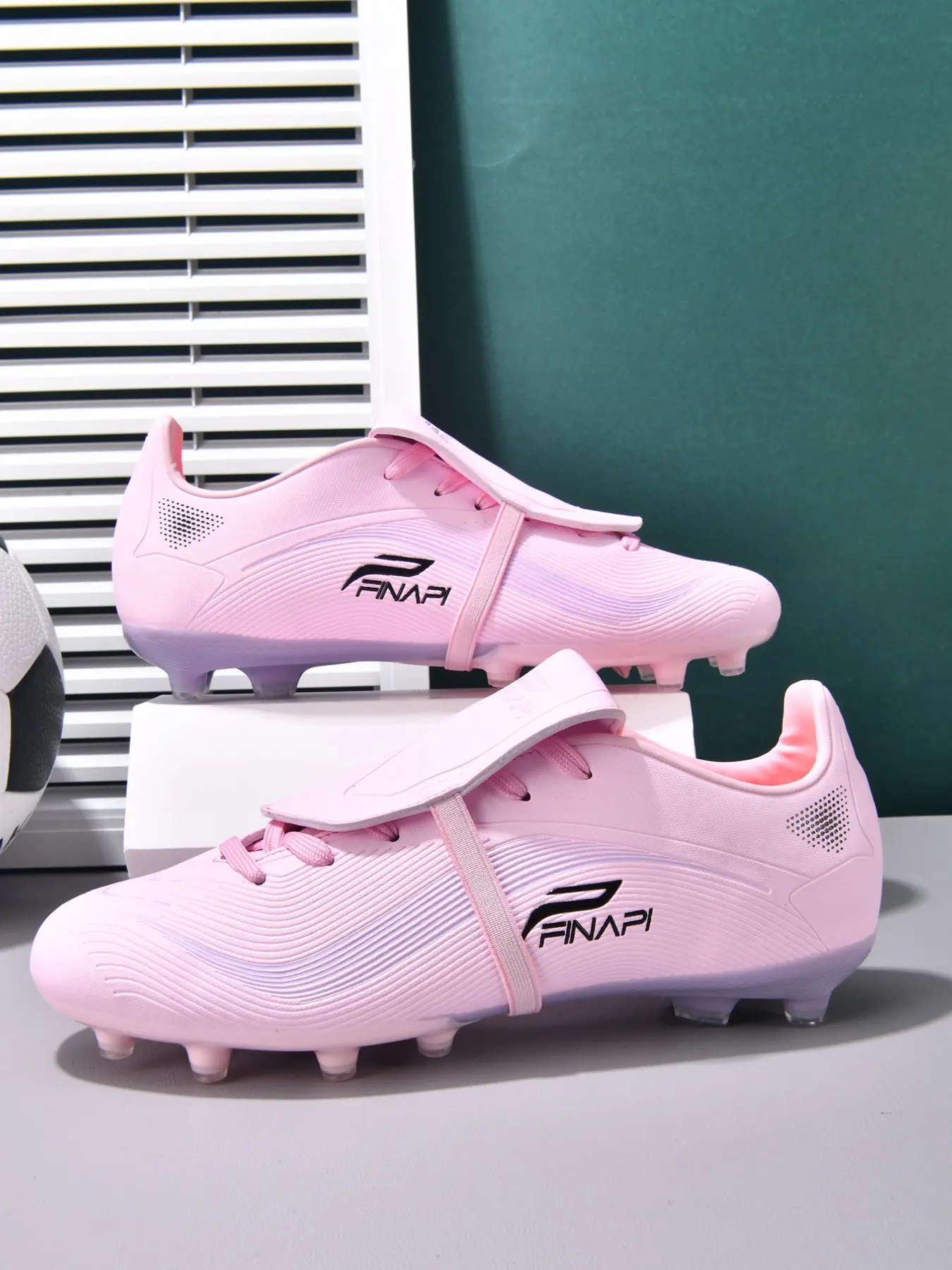 New Retro Ag Cleat Soccer Shoes, Ideal for Grass Field Training, Suitable for Teens and Adults, High-Performance Football Cleats, Football Boots