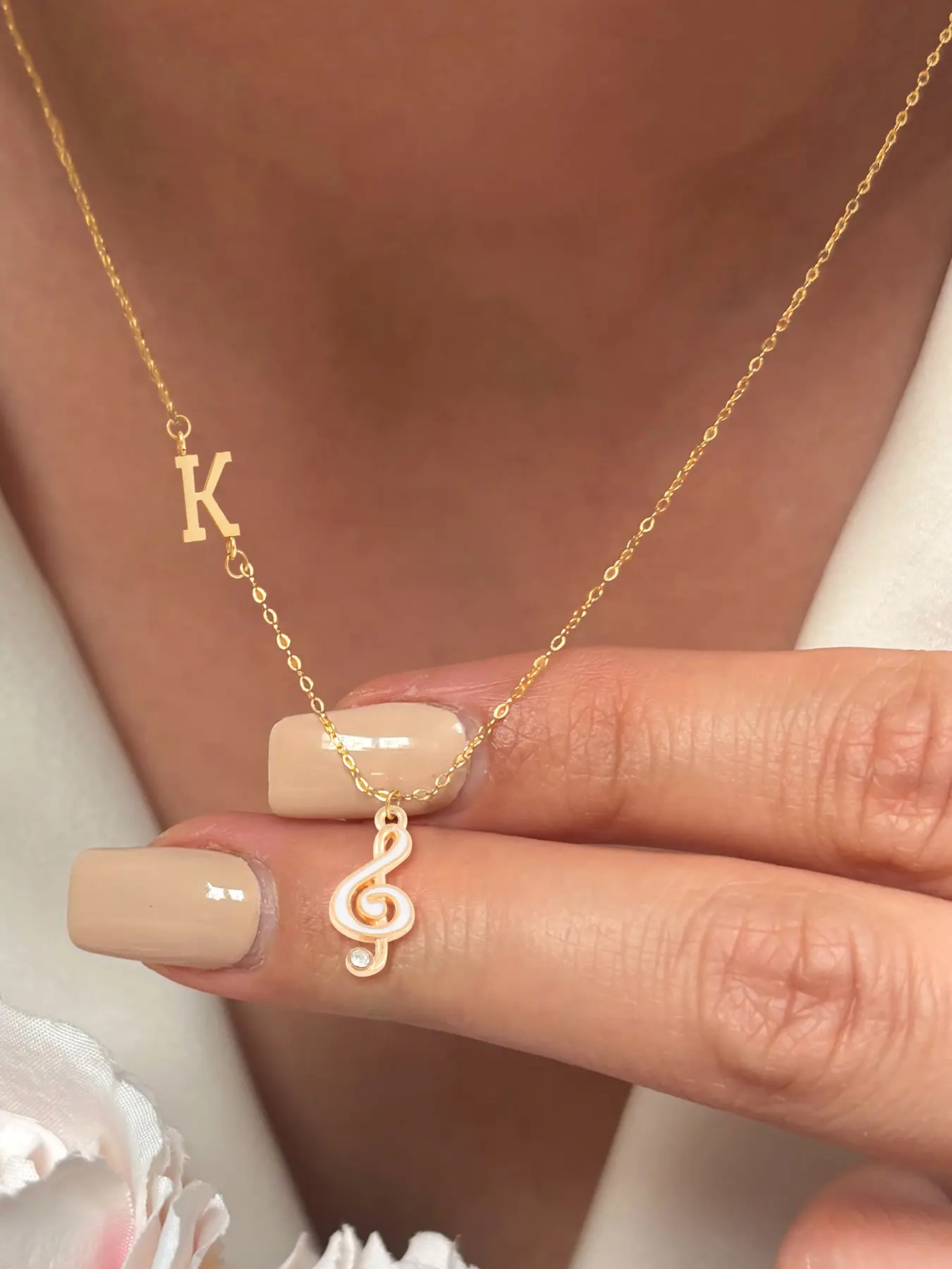 1Pcs Initial Music Note Pendant Necklace For Women Fashion Classic Golden Stainless Steel Chain Necklace For Women Personalized Initial Necklace