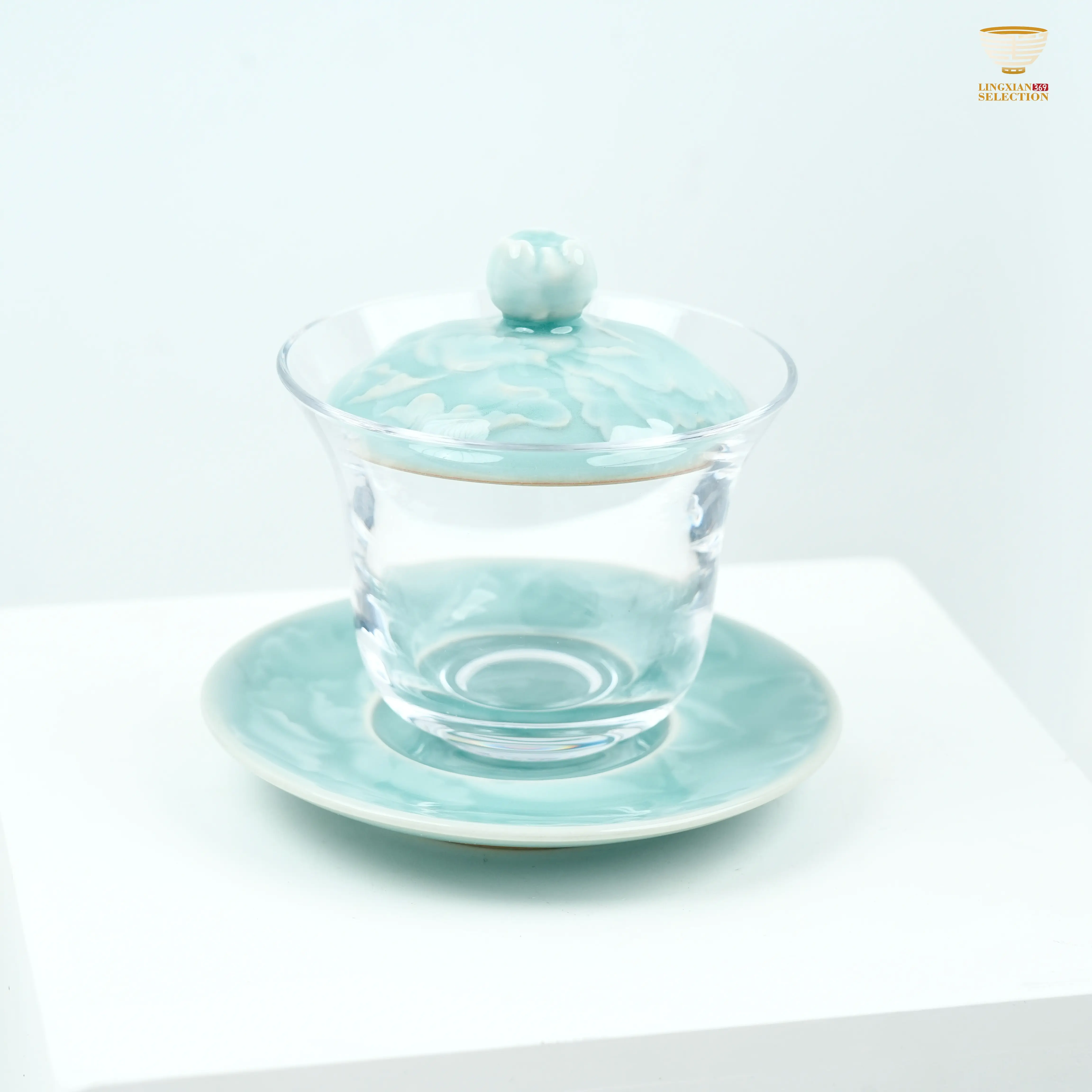 Master Lei Huixian Celadon Gaiwan with Peony Relief｜Glass Body & Carved Porcelain Lid/Saucer｜Elegant Fusion Tea Bowl for Gongfu Brewing
