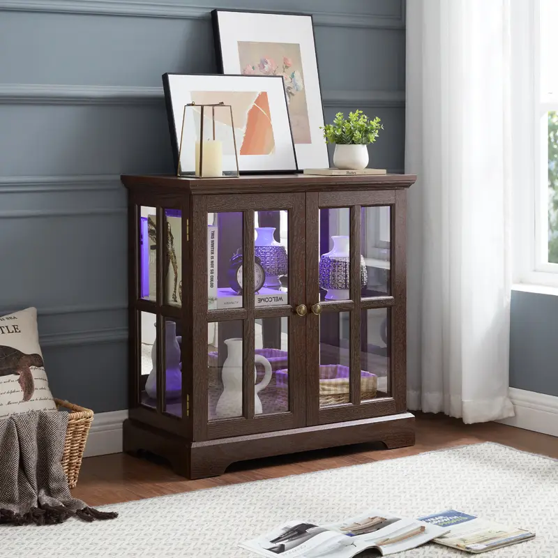 LED Curio Display Cabinet Antique Cherry Glass with Adjustable Shelves Retro Design Quality Showcase Lattice Doors Elegant Bookcase Storage for Home Decor Organization CHE