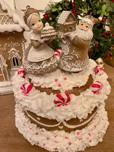 Gingerbread Mr. & Mrs. Claus Fake Bake
