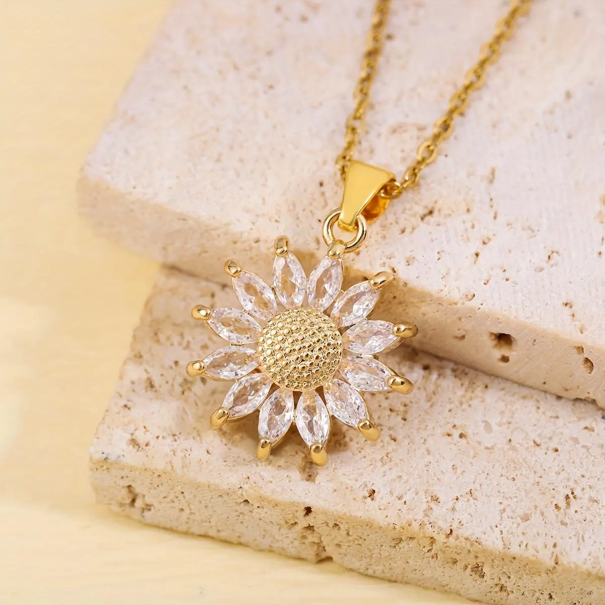 1pc Sunflower Pendant Necklace - Elegant Exquisite Flower Design, Practical Non-Fading Titanium Steel Chain with Long Metal Coating, Versatile Costume Jewelry for Daily Wear, Festival Gifting