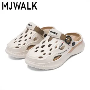 Cloud cushioning non-slip sole comfortable for long wear quick-drying does not trap water odor-resistant antibacterial sporty fashion slippers