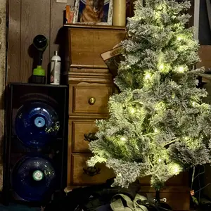 Metal Water Jug Holder 5 Gallon Water Bottle Storage Rack Water Dispenser Stand with Top Shelf 5 gal Jug Storage Rack for Kitchen, Dining Room