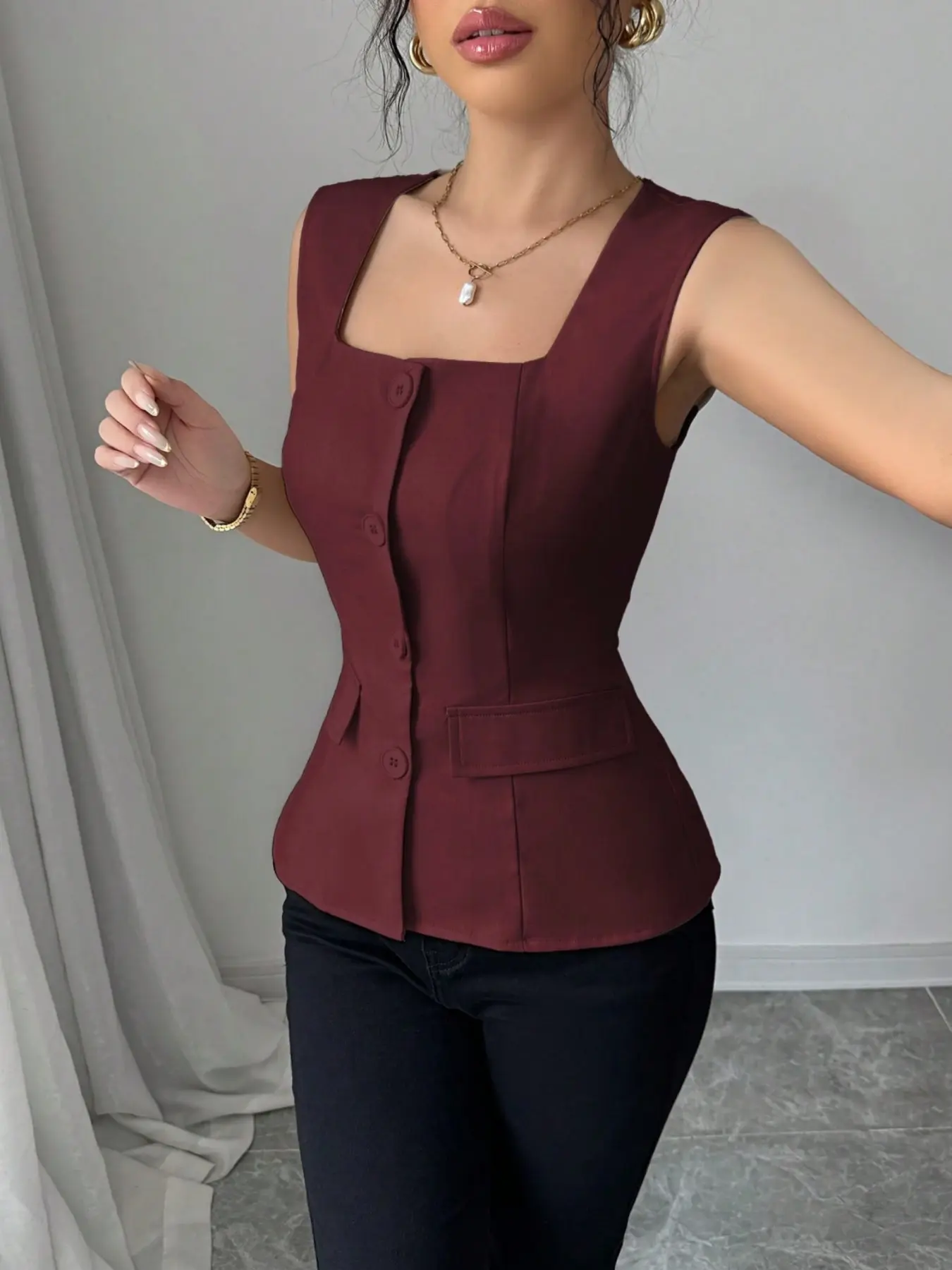 Women's Slim-Fit Sleeveless Blouse Top Summer, Fitted Plain Shirt, Casual Fashion Everyday Clothing, Perfect for Daily Wear, Casual Plain Design