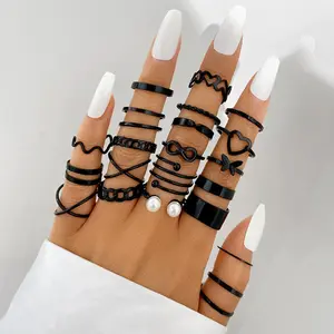 Heart Black Rings Set