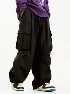 Men’s baggy multi-pocket cargo pants — oversized wide-leg streetwear trousers, casual Y2K skate pants for everyday wear, street style and outdoor activities