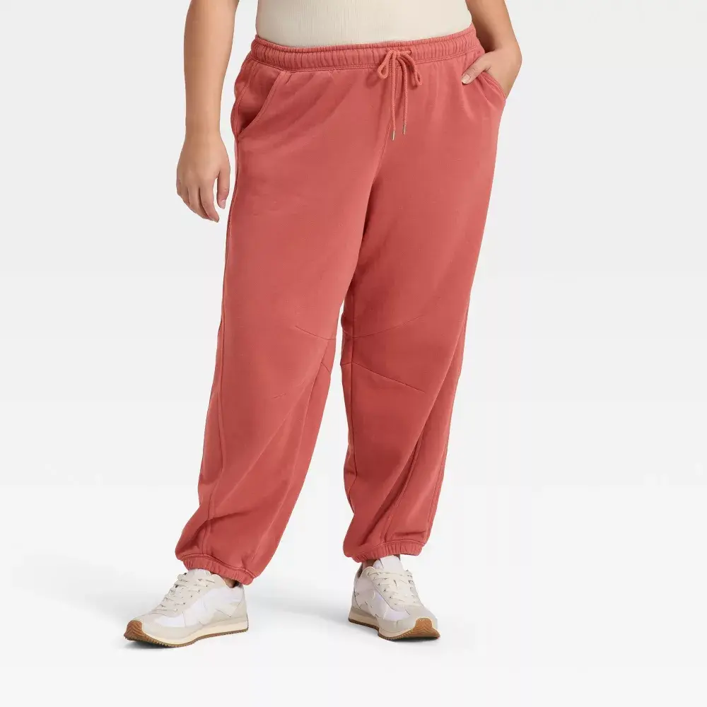 Women's Mid-Rise Barrel Leg Sweatpants - Universal Thread Rust M