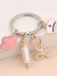 Nurse themed keychains, cute nurse masks, syringes and stethoscope designs for men's and women's Kevlar chains, fashionable accessories for luggage decoration, Stylish Keychain, are also a surprising and exquisite small gift.