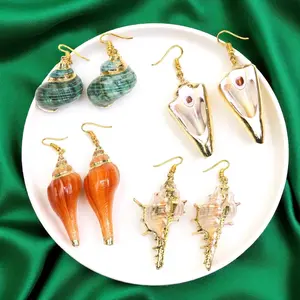 Dive into the Ocean Vibes with Our Seashell Dangle Earrings!