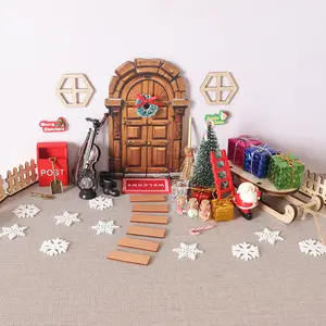 Christmas Miniature Scene Decoration Set, 51-Piece Model Accessories, Dollhouse Christmas Display Pieces, Holiday Decorations