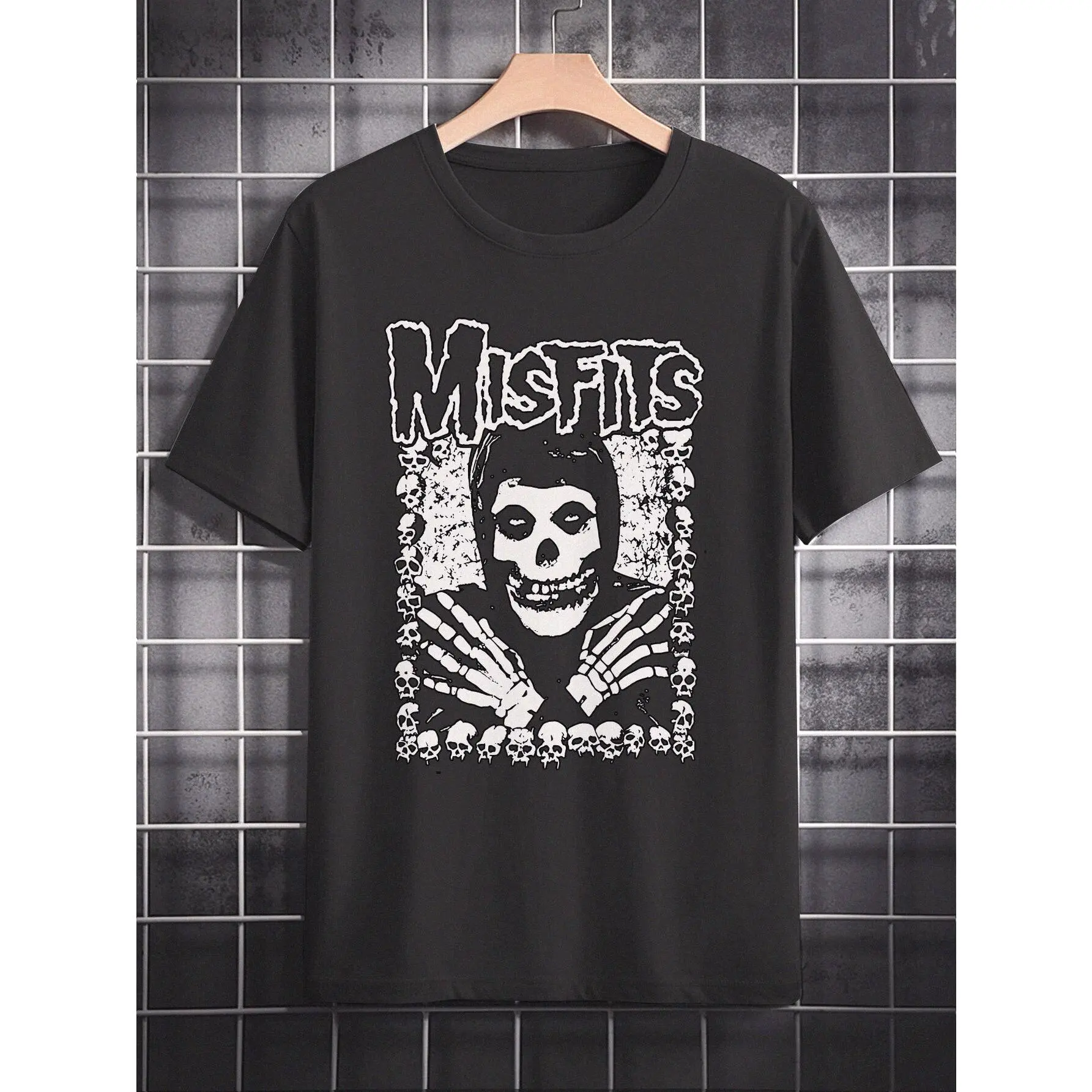 Men's Casual Crew Neck T-Shirt - Vintage Portrait Print, Smooth cotton Fabric, Summer Essentials |   Machine Wash Safe |   Lightweight & Breathable