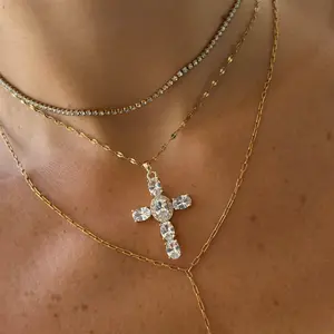 EVRY JEWELS Gold or Silver Plated Stainless Steel Women's Hypoallergenic Cross Necklaces EVRY JEWELS Gold or Silver Plated Stainless Steel Women's Hypoallergenic Cross Necklaces