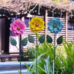 Iron Flower Ground Insert, Creative Garden Yard Decor, Rust-Resistant Colorful Iron Flowers, Metal Stand, Lawn Pathway Planters