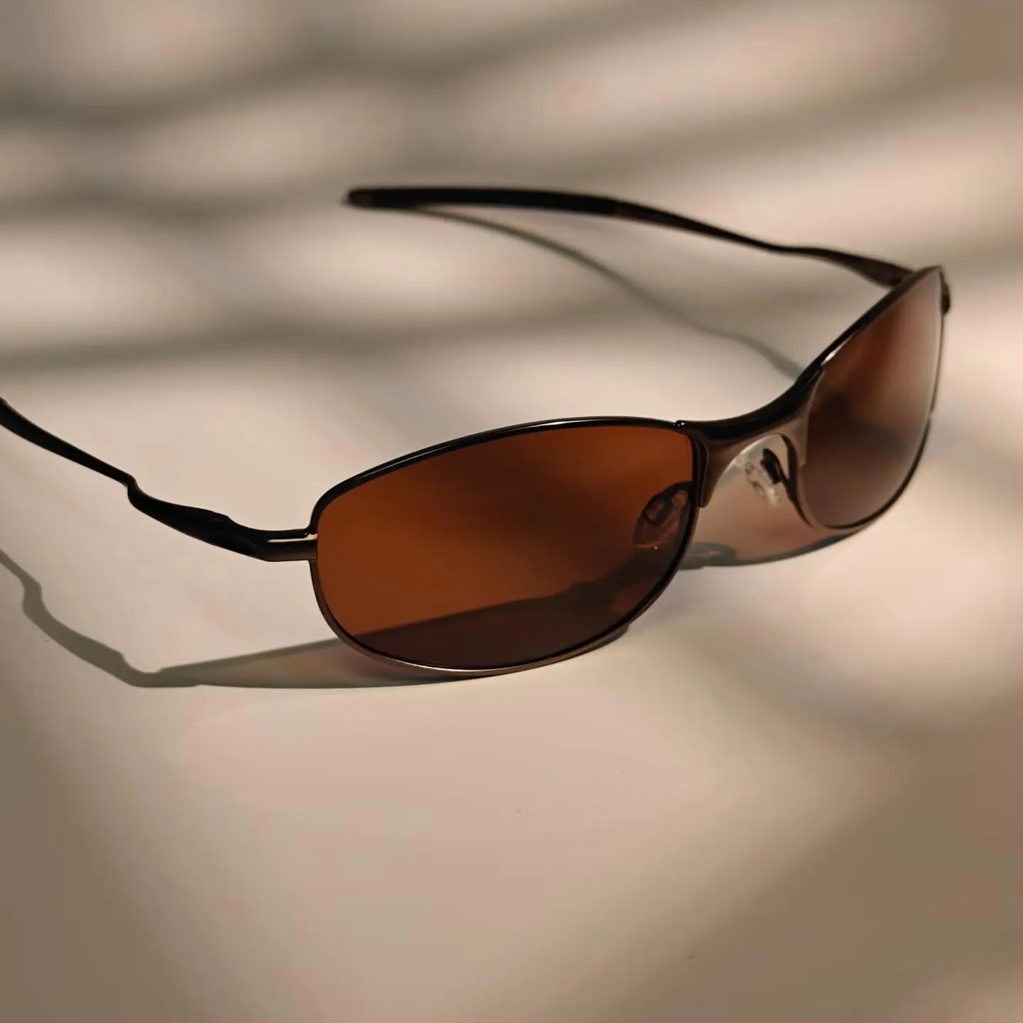 Ultra-Light Metal Frame Polarized Sunglasses - Gray UV400 Anti-Glare Lenses for Driving, Hiking, Outdoor Enthusiasts
