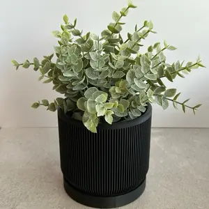 Modern 3D Printed Planter – Minimalist Black Ribbed Plant Pot for Indoor Decor, Home Decor, Succulent Planter, Gift for Plant Lovers